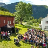 Eidsvåg: Familiedag i Prestegarden